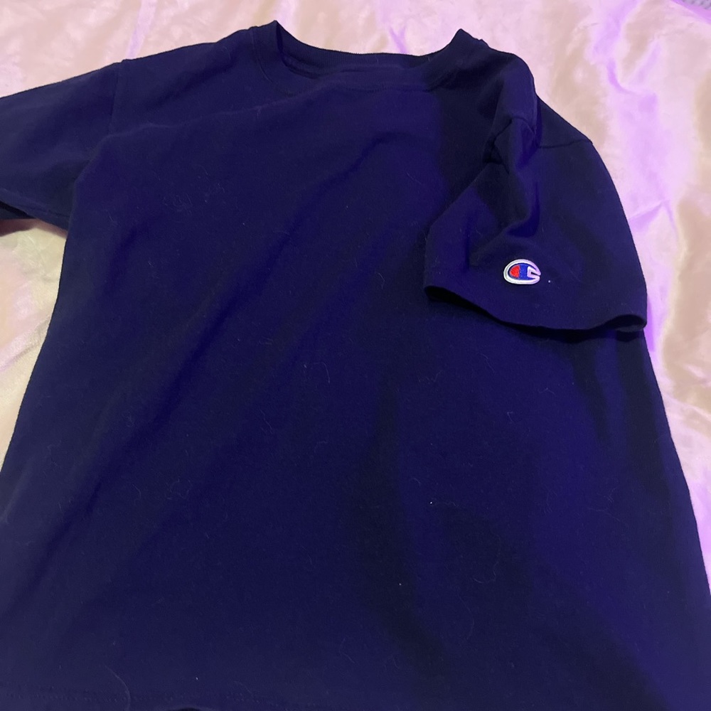 navy blue champion tee shirt